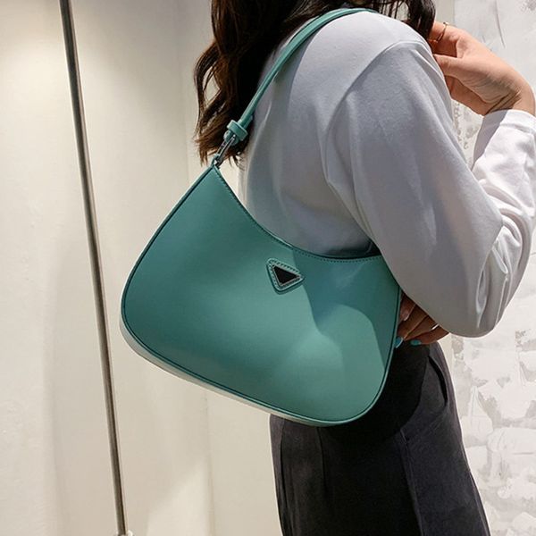 luxury designer bag women tote bag shoulder bag solid color trendy pu material fashionable and versatile large capacity magnetic buckle unde
luxury designer bag women tote bag shoulder bag solid color trendy pu material fashionable and versatile large capacity magnetic buckle unde
