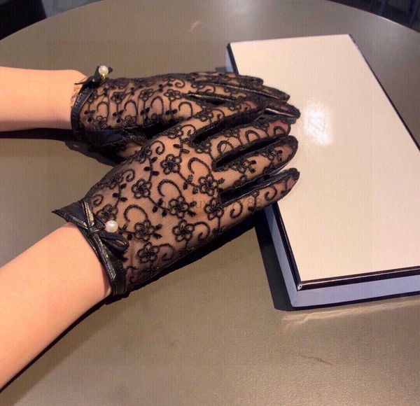 ch designer gloves leather glove ladies sheepskin lace winter mitten for women official replica counter quality european size t0p quality 01, Blue;gray
ch designer gloves leather glove ladies sheepskin lace winter mitten for women official replica counter quality european size t0p quality 01, Blue;gray