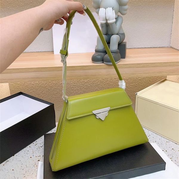 2023 trapezoid shoulder bags designer bag woman handbag luxurys handbags purse tote bag leather triangle 5a quality
2023 trapezoid shoulder bags designer bag woman handbag luxurys handbags purse tote bag leather triangle 5a quality