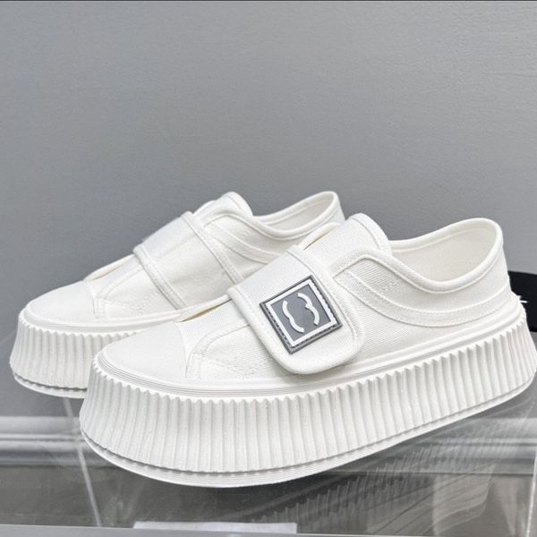 designer shoes high-quality casual shoes women running shoes versatile and fashionable woven small white shoes cookie shoes thick soled canv
designer shoes high-quality casual shoes women running shoes versatile and fashionable woven small white shoes cookie shoes thick soled canv