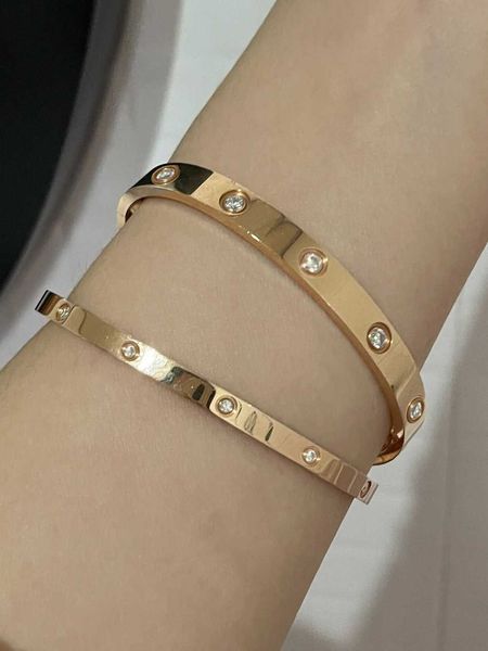 original designer five flowered four-leaf clover medium bracelet love classic bracelet women 18k rose gold men au750 lovers bracelet xkb6, Black
original designer five flowered four-leaf clover medium bracelet love classic bracelet women 18k rose gold men au750 lovers bracelet xkb6, Black