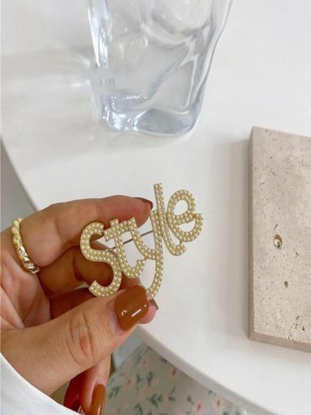 2021 korean fashion letter pearl brooch personality temperament highend accessories female highquality fast delivery6093669, Gray
2021 korean fashion letter pearl brooch personality temperament highend accessories female highquality fast delivery6093669, Gray