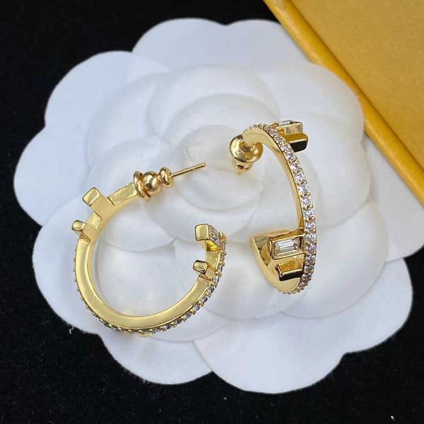 new f-letter rhinestone silver needle with niche design high-end feel fashionable and versatile earrings for women, Golden
new f-letter rhinestone silver needle with niche design high-end feel fashionable and versatile earrings for women, Golden