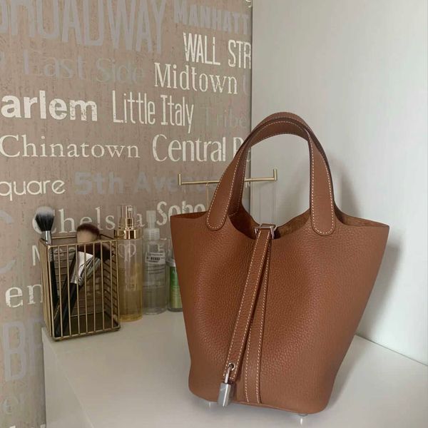 wholesale designer h ormes totes handbags vegetable basket bag 2023 new layer cowhide womens mothers genuine leather portable bucket brides
wholesale designer h ormes totes handbags vegetable basket bag 2023 new layer cowhide womens mothers genuine leather portable bucket brides