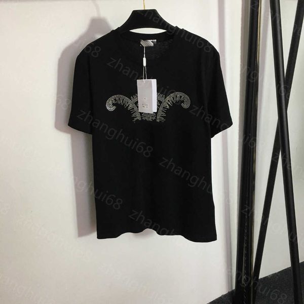 23ss womens designer clothing tee womens t-shirt round neck pure cotton letter big logo drill short-sleeved t-shirt womens clothes, White
23ss womens designer clothing tee womens t-shirt round neck pure cotton letter big logo drill short-sleeved t-shirt womens clothes, White