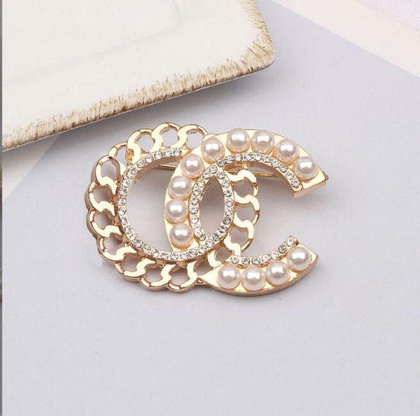 luxury designer brooch brand letters diamond brooches women crystal rhinestone pearl pins clothing decoration jewerlry accessories 20 style, Gray
luxury designer brooch brand letters diamond brooches women crystal rhinestone pearl pins clothing decoration jewerlry accessories 20 style, Gray