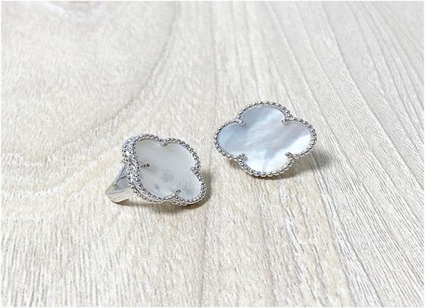 fashion four leaf clover stud earrings silver titanium stainless steel stud earrings for women jewelry with box with stamp 8074777, Golden;silver
fashion four leaf clover stud earrings silver titanium stainless steel stud earrings for women jewelry with box with stamp 8074777, Golden;silver