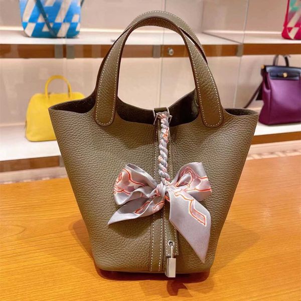 wholesale designer h ormes totes handbags handmade wax thread sewn vegetable basket childrens bag tc lychee grain cow leather 1822cm highend
wholesale designer h ormes totes handbags handmade wax thread sewn vegetable basket childrens bag tc lychee grain cow leather 1822cm highend