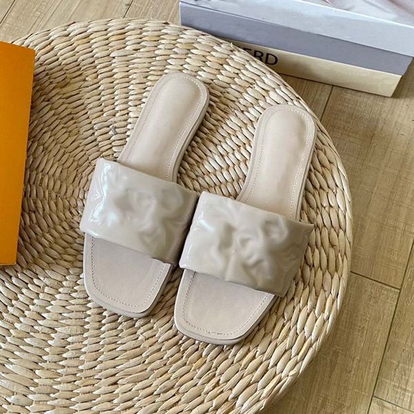 designer sandals slippers women's luxury slippers fashionable summer beach soft patent leather embossed flat bottomed slippers-1, Black
designer sandals slippers women's luxury slippers fashionable summer beach soft patent leather embossed flat bottomed slippers-1, Black