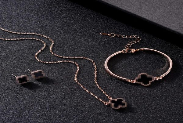pendants clover bracelet necklace earring jewelry set lovely fashion gift for women8835543, Silver
pendants clover bracelet necklace earring jewelry set lovely fashion gift for women8835543, Silver