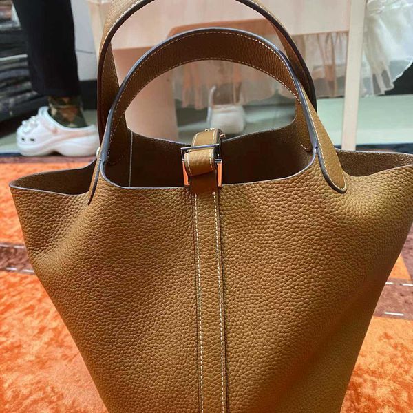wholesale designer h ormes totes handbags xiang19 2023 handheld layer cowhide cabbage basket bag orange have logo
wholesale designer h ormes totes handbags xiang19 2023 handheld layer cowhide cabbage basket bag orange have logo