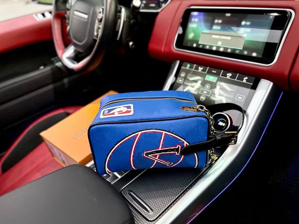 luxury designer dopp kit bag fashion handbag men clutch bags sports bag mens toiletry kits washing bag boston biker bags m21106 m45588
luxury designer dopp kit bag fashion handbag men clutch bags sports bag mens toiletry kits washing bag boston biker bags m21106 m45588