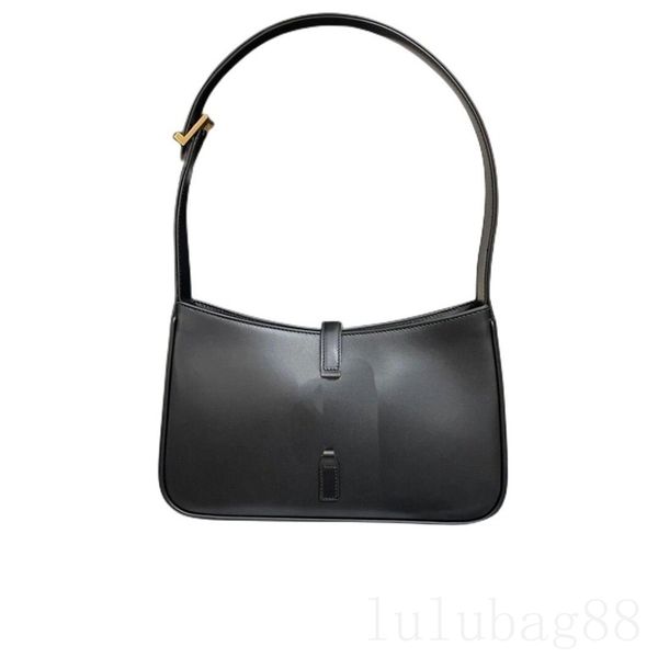 le5a7 shoulder bag hobo smooth leather designer handbag for lady shopping traveling borse bronze colored metal accessories luxury bags prett
le5a7 shoulder bag hobo smooth leather designer handbag for lady shopping traveling borse bronze colored metal accessories luxury bags prett