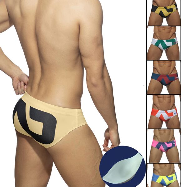 men's swimwear fashion triangle swim trunks european and american swimsuit summer print shorts beach swimming vacation 230625
men's swimwear fashion triangle swim trunks european and american swimsuit summer print shorts beach swimming vacation 230625