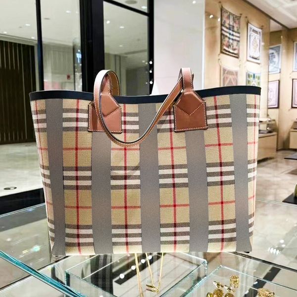 canvas fashion shoulder double sided shoper bags womens tote bag man handbag tb stripe plaid mother bag duffle basket hobo gym crossbody poc
canvas fashion shoulder double sided shoper bags womens tote bag man handbag tb stripe plaid mother bag duffle basket hobo gym crossbody poc