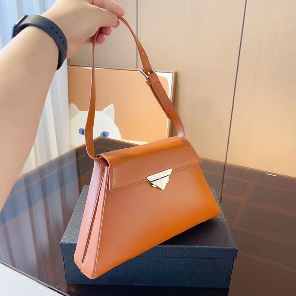 2023 trapezoid bags designer bag woman single shoulder tote bag fashion handbag lady luxurys handbags leather 5a
2023 trapezoid bags designer bag woman single shoulder tote bag fashion handbag lady luxurys handbags leather 5a