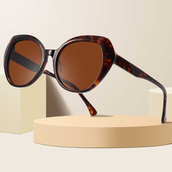 new style plate sunglasses fashion cat's eye big frame girls wear men's driving sunglasses, White;black
new style plate sunglasses fashion cat's eye big frame girls wear men's driving sunglasses, White;black