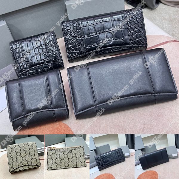 womens hourglass mini wallet in black signature square folded wallets coated canvas and allover in beige card holder purses women nen, Red;black
womens hourglass mini wallet in black signature square folded wallets coated canvas and allover in beige card holder purses women nen, Red;black