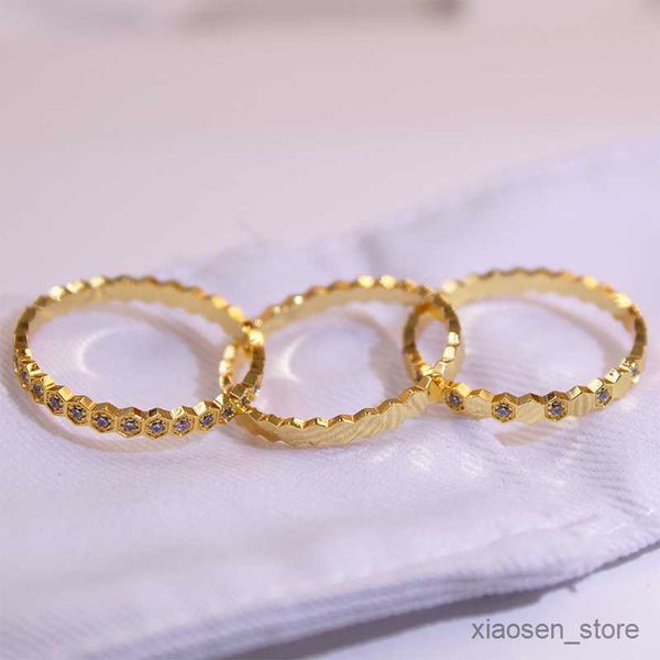 wedding rings rings honeycomb designer luxury 18k gold rings shining crystal fashion jewelry ring for women lovers gift r230626, Slivery;golden
wedding rings rings honeycomb designer luxury 18k gold rings shining crystal fashion jewelry ring for women lovers gift r230626, Slivery;golden