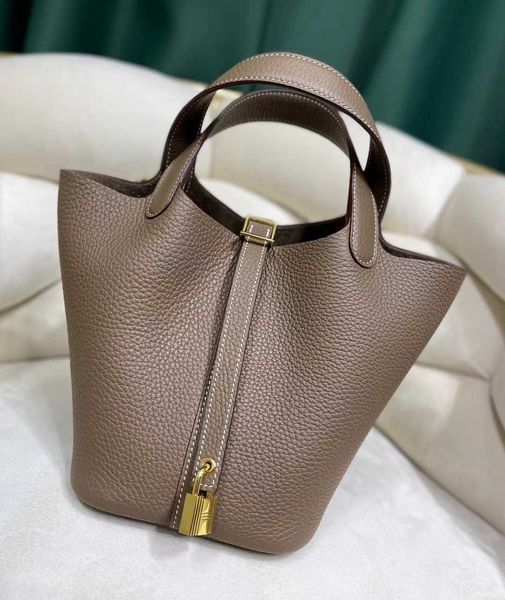 wholesale designer h ormes totes handbags handmade wax thread vegetable basket bag leather layer tc cowhide bucket women's high-end han
wholesale designer h ormes totes handbags handmade wax thread vegetable basket bag leather layer tc cowhide bucket women's high-end han