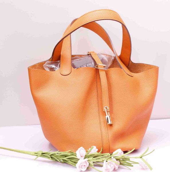 wholesale designer h ormes totes handbags cailanzi handbag leather bucket layer cowhide with copper lock jinful have logo
wholesale designer h ormes totes handbags cailanzi handbag leather bucket layer cowhide with copper lock jinful have logo