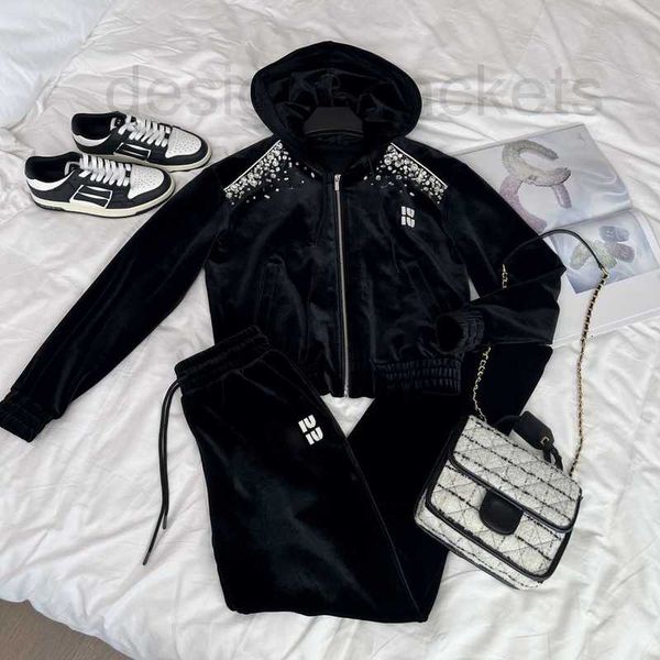 women's tracksuits designer velvet two piece pants set with crystal beads girls brand jersey jogging hoodie jacket coat outwear leggin, Gray
women's tracksuits designer velvet two piece pants set with crystal beads girls brand jersey jogging hoodie jacket coat outwear leggin, Gray