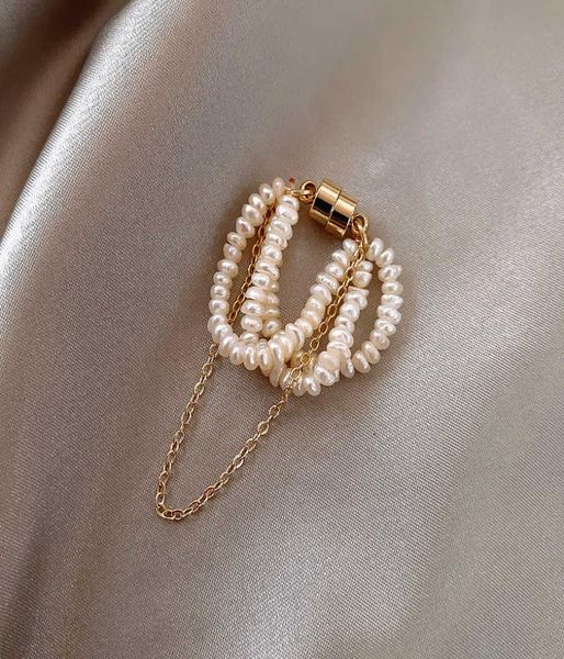 magnet clasp natural fresh water pearl tassel ear bone clip no hole nvsen super immortal minority personality earrings2910423, Golden
magnet clasp natural fresh water pearl tassel ear bone clip no hole nvsen super immortal minority personality earrings2910423, Golden