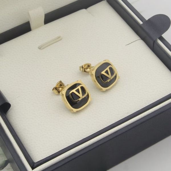 trendy style women luxury studs white black color classic designer earrings wedding party gifts wholesale, Golden;silver
trendy style women luxury studs white black color classic designer earrings wedding party gifts wholesale, Golden;silver