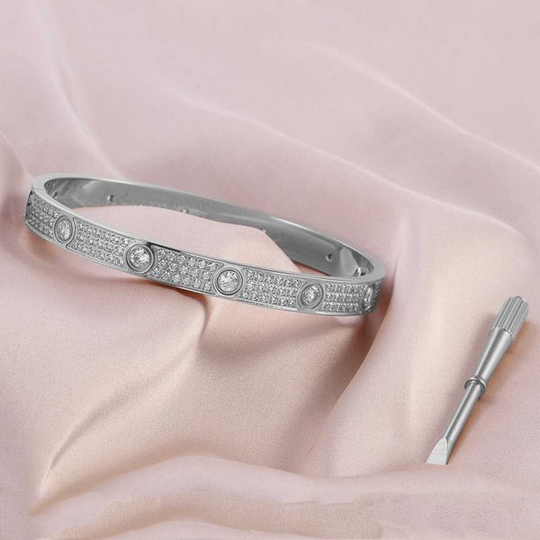 original designer ten diamond rose gold couple screwdriver bracelet inlaid with three rows of diamond zigzag titanium steel carti star brace, Black
original designer ten diamond rose gold couple screwdriver bracelet inlaid with three rows of diamond zigzag titanium steel carti star brace, Black
