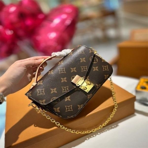2023 luxury famous brand designer leather tote shoulder bags fashion handbags designer letters wallet womens fashion crossbody bag handbags
2023 luxury famous brand designer leather tote shoulder bags fashion handbags designer letters wallet womens fashion crossbody bag handbags