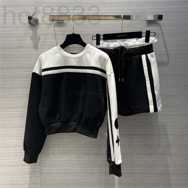 women's two piece pants designer women girls tracksuits with letter embroidery milan runway outwear jogging jersey pullover sweatshirt, White
women's two piece pants designer women girls tracksuits with letter embroidery milan runway outwear jogging jersey pullover sweatshirt, White