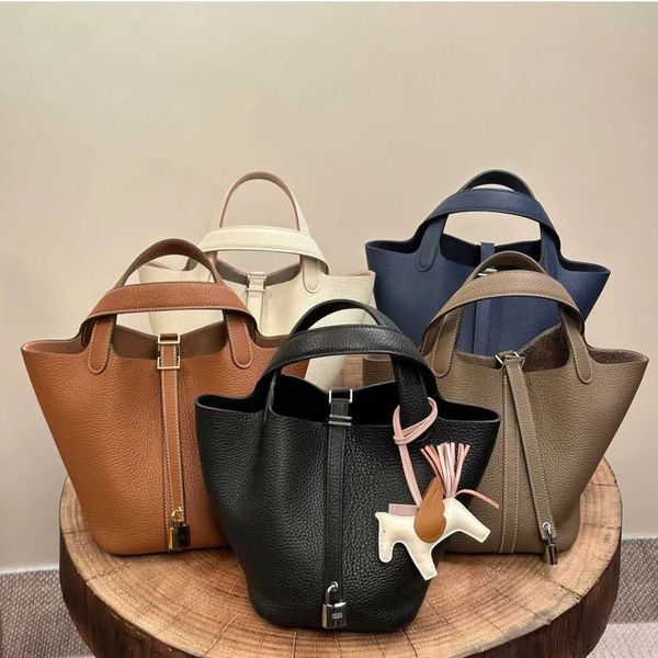 wholesale designer h ormes totes handbags new elephant grey bucket cabbage basket bag togo leather handmade wax thread have logo
wholesale designer h ormes totes handbags new elephant grey bucket cabbage basket bag togo leather handmade wax thread have logo