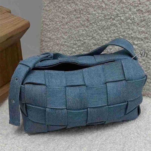 bvs woven denim bag brick cassette new fashion versatile one shoulder handbag with advanced weaving underarm simple and casual women's
bvs woven denim bag brick cassette new fashion versatile one shoulder handbag with advanced weaving underarm simple and casual women's