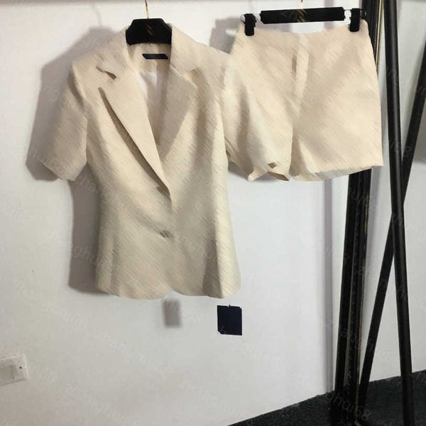 23ss women shorts sets womens designer clothing casual suit gold thread blend embroidery presbytery logo slim short sleeve suit jacket short, White
23ss women shorts sets womens designer clothing casual suit gold thread blend embroidery presbytery logo slim short sleeve suit jacket short, White
