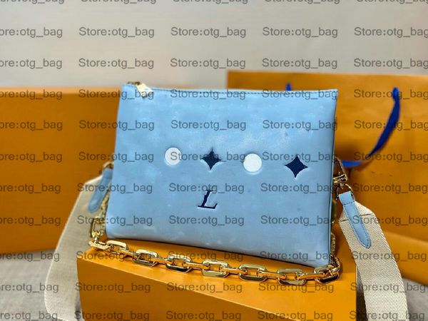 23ss by the pool coussin pm m22953 chains bag tricolor handbag spring nautical m21439 m21198 womens luxurys designers otg bags knitting shou
23ss by the pool coussin pm m22953 chains bag tricolor handbag spring nautical m21439 m21198 womens luxurys designers otg bags knitting shou