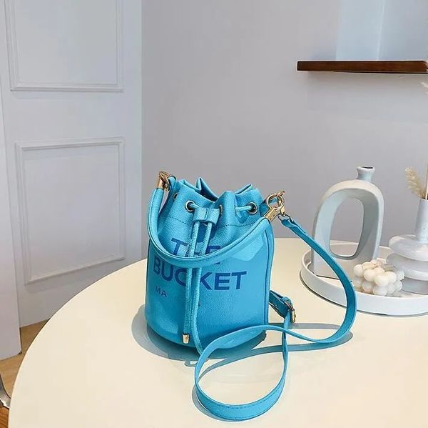 the tote leather bucket bag womens handbag luxury tote drawstring shoulder fashion designer buckets the bag classic pull closure backpack wi
the tote leather bucket bag womens handbag luxury tote drawstring shoulder fashion designer buckets the bag classic pull closure backpack wi