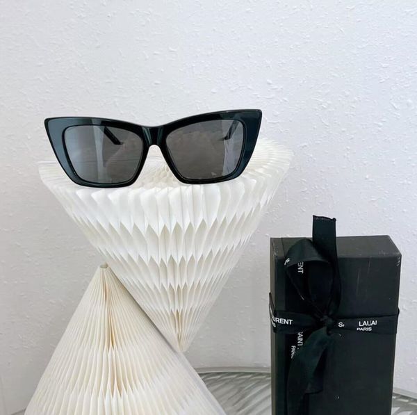 new style over glasses sunglasses ladies designers mica popular fashion brands retro cat eye shape frame glasses leisure wild style uv400 pr, White;black
new style over glasses sunglasses ladies designers mica popular fashion brands retro cat eye shape frame glasses leisure wild style uv400 pr, White;black