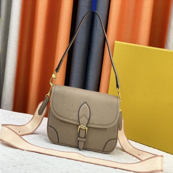 m46388 tote shoulder designer shoulder bag crossbody diane handbag sac jacquard strap women's diane m46386 women's leather de ufqd
m46388 tote shoulder designer shoulder bag crossbody diane handbag sac jacquard strap women's diane m46386 women's leather de ufqd