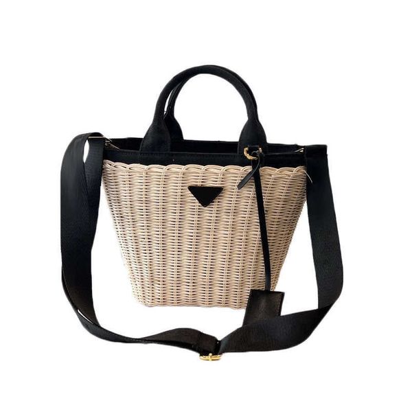 famous designer bag rattan woven tote bag women straw shoulder bag straw tote bag manual weave straw fabrics large capacity vacation beach b
famous designer bag rattan woven tote bag women straw shoulder bag straw tote bag manual weave straw fabrics large capacity vacation beach b