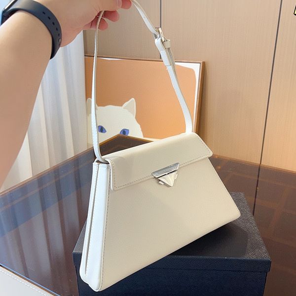 designer fashion luxury 2023 womens' shoulderbody handbags new pattern dlegant and vnderstated women shoulder body bags
designer fashion luxury 2023 womens' shoulderbody handbags new pattern dlegant and vnderstated women shoulder body bags