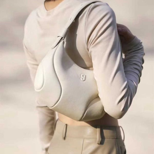 luxury fashion baseball underarm bag small bag female shoulder bag crossbody handbag 0703-111
luxury fashion baseball underarm bag small bag female shoulder bag crossbody handbag 0703-111
