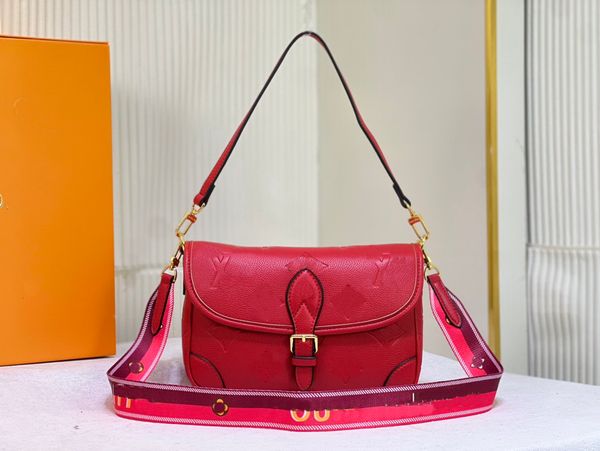 5a quality designer bag womens favorite shoulder bags genuine leather montigne messenger handbag chains strap black crossbody bags tote bag
5a quality designer bag womens favorite shoulder bags genuine leather montigne messenger handbag chains strap black crossbody bags tote bag