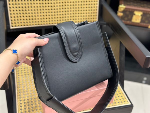 designer bag classic luxury le bambino handbag pu leather women mini casual tote bags clutch the totes handbags shoulder fashion crossbody b
designer bag classic luxury le bambino handbag pu leather women mini casual tote bags clutch the totes handbags shoulder fashion crossbody b
