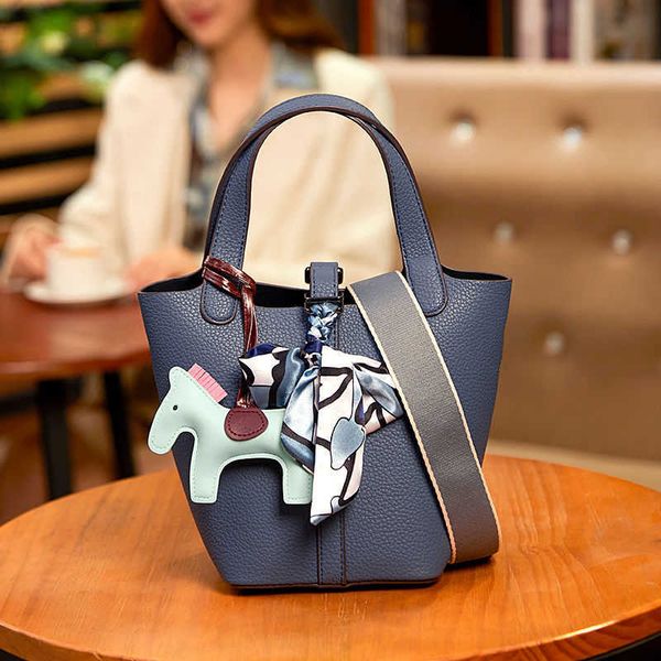 wholesale designer h ormes totes handbags bucket bag women 2023 new fashion south korea chinachic oblique straddle cowhide leather handbag l
wholesale designer h ormes totes handbags bucket bag women 2023 new fashion south korea chinachic oblique straddle cowhide leather handbag l