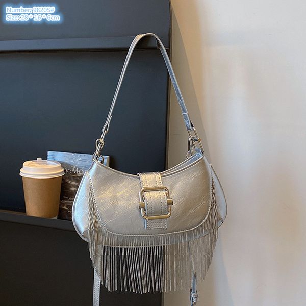 Factory wholesale ladies shoulder bag 3 colors street fashion handbag Joker solid color thick leather mobile phone coin purse elegant tassel backpack, Silver-98205#
Factory wholesale ladies shoulder bag 3 colors street fashion handbag Joker solid color thick leather mobile phone coin purse elegant tassel backpack, Silver-98205#
