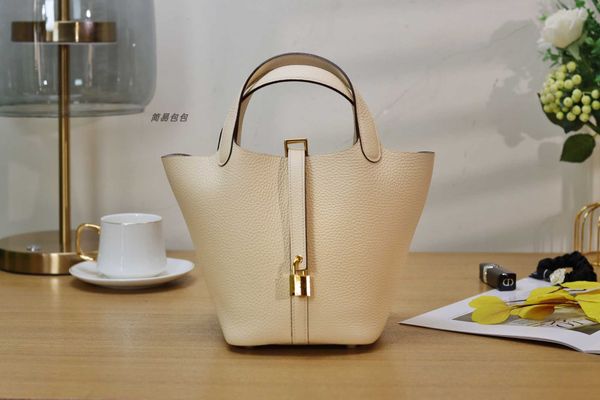 wholesale designer h ormes totes handbags full hand wax thread vegetable basket bag 18cm handle have logo
wholesale designer h ormes totes handbags full hand wax thread vegetable basket bag 18cm handle have logo