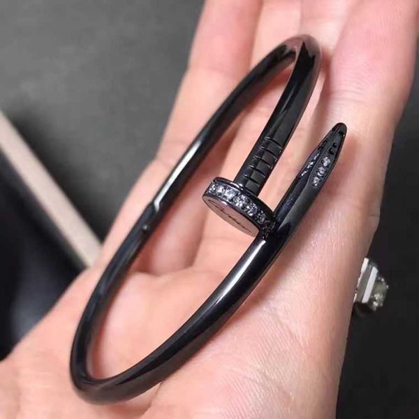 stars' same style clip nail with drill sterling silver lovers bracelet tiktok net red fashion personality men and women's bracelet, Black
stars' same style clip nail with drill sterling silver lovers bracelet tiktok net red fashion personality men and women's bracelet, Black