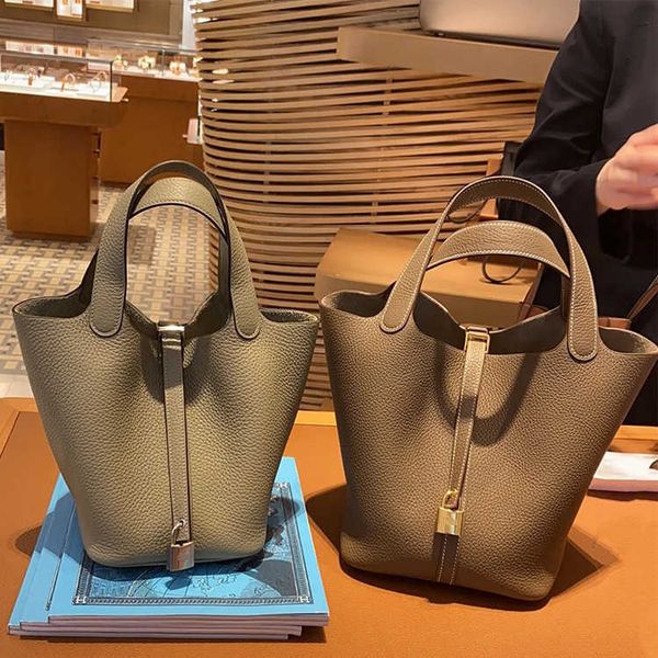 wholesale designer h ormes totes handbags 2023h home togo layer cowhide vegetable basket bag female handheld oblique cross bucket wedding ha
wholesale designer h ormes totes handbags 2023h home togo layer cowhide vegetable basket bag female handheld oblique cross bucket wedding ha