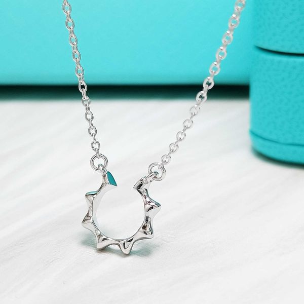 internet celebrity tiffayktiffayffay funi sterling silver s925 geometric edge pendant simple and versatiffayle korean version same sun woman, Black
internet celebrity tiffayktiffayffay funi sterling silver s925 geometric edge pendant simple and versatiffayle korean version same sun woman, Black