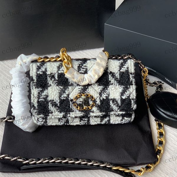 designer womens shoulder bag diamond classic snowflake wool hardware metal c buckle chain handbag matelasse chain crossbody bags two piece c
designer womens shoulder bag diamond classic snowflake wool hardware metal c buckle chain handbag matelasse chain crossbody bags two piece c